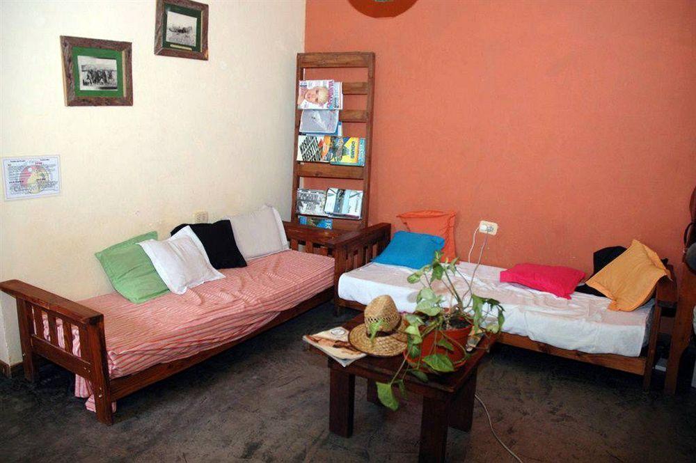 Casa Pueblo Hostel เมนโดซา ภายนอก รูปภาพ